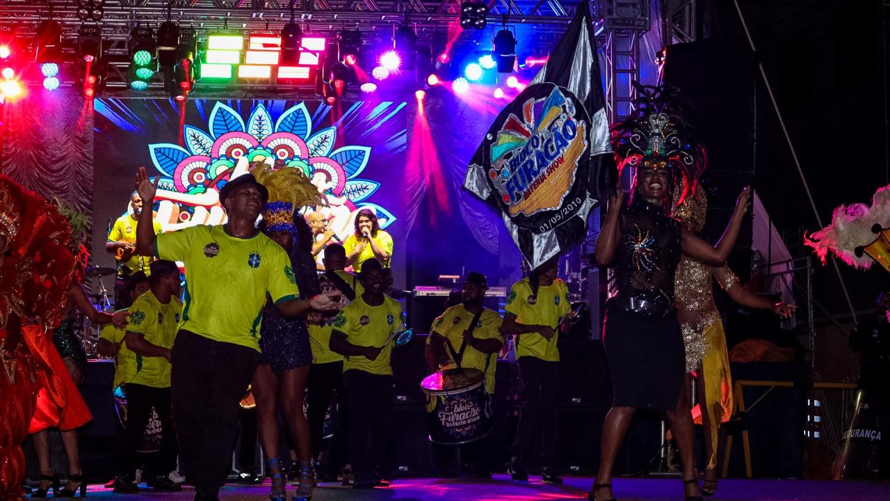 Foto 48 de 238 — Trabiju Folia 2026 arrasta multidão com Bloco Furacão, Santa Maria e DJ Joantony; veja fotos